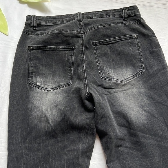 Ellos Comfortable Women's Plus Size Boyfriend Jeans | Stretch Denim | Mid-Rise - Picture 5 of 5